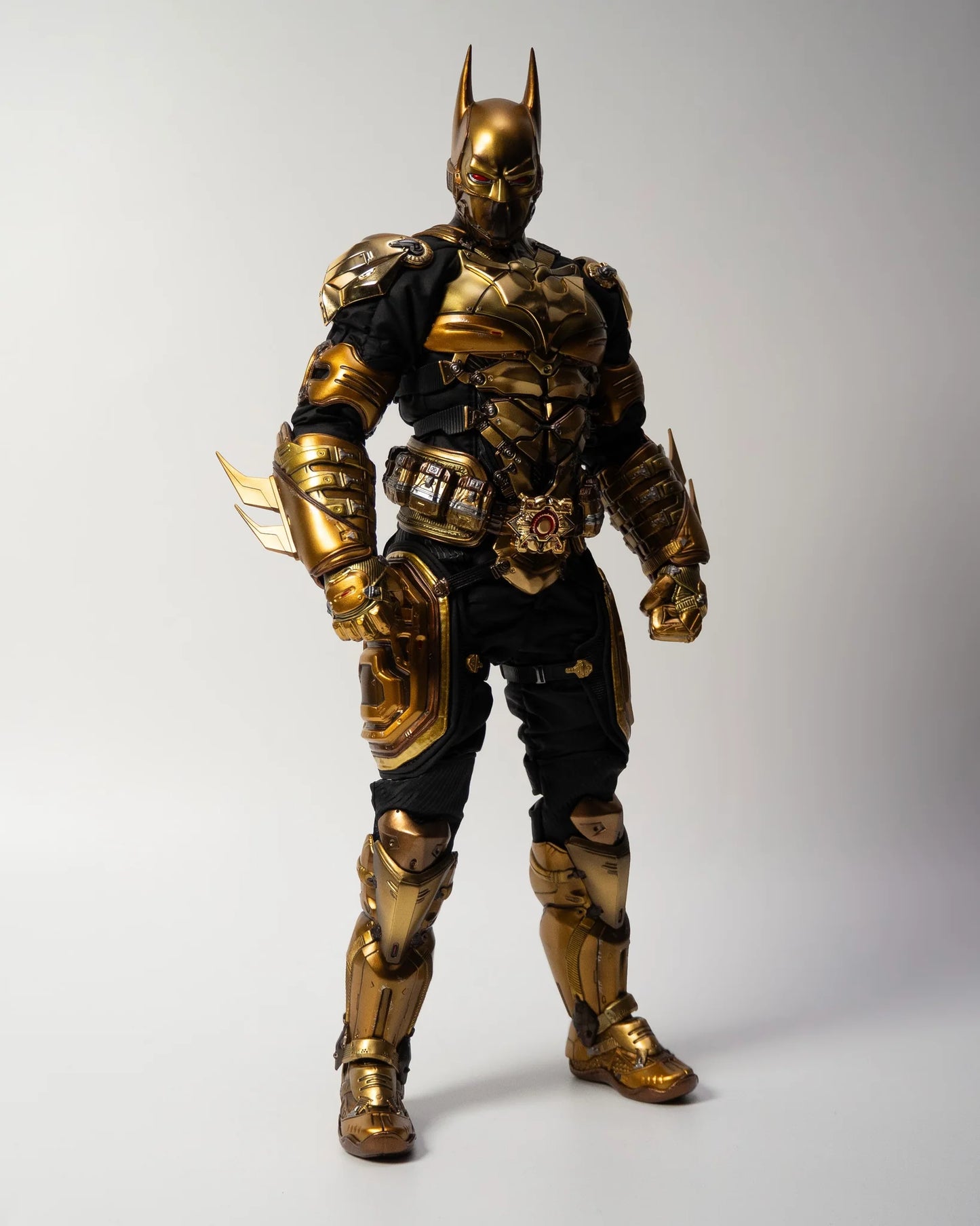 Hot Toys - VGM64 - Batman: Arkham Knight - 1/6th scale Batman Beyond (Black & Gold Version) Collectible Figure [Hot Toys Exclusive]