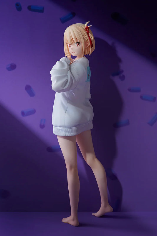 Phat Company Lycoris Recoil Chisato Nishikigi: Oversized Sweatshirt Ver. 1/7 Complete Figure