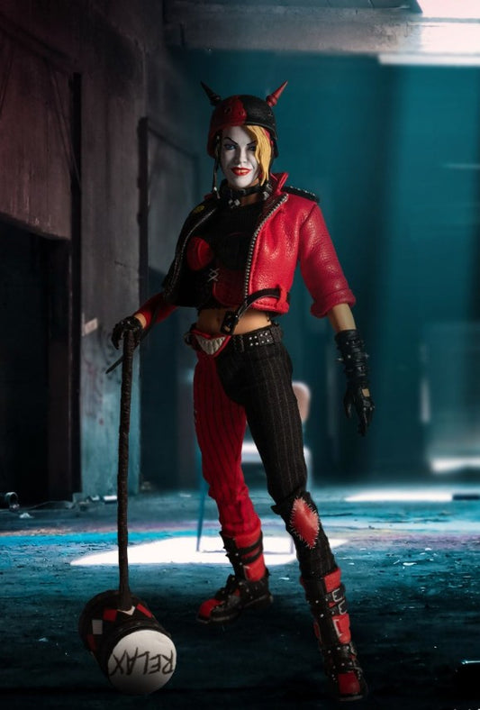 Mezco Toyz Harley Quinn Playing For Keeps Edition PREVIEWS EXCLUSIVE