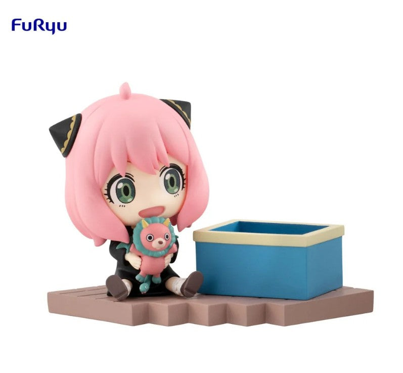 Furyu SPY × FAMILY Hold Figure Anya Forger
