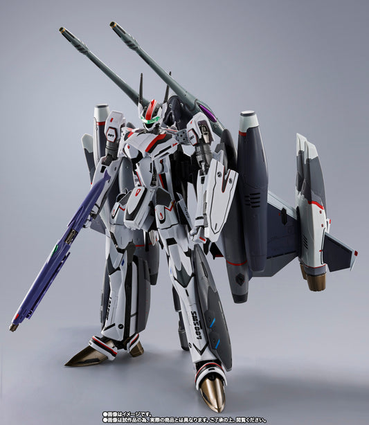 Bandai DX Chogokin VF-25F Tornado Messiah Valkyrie (Alto Saotome Unit) Revival Ver.